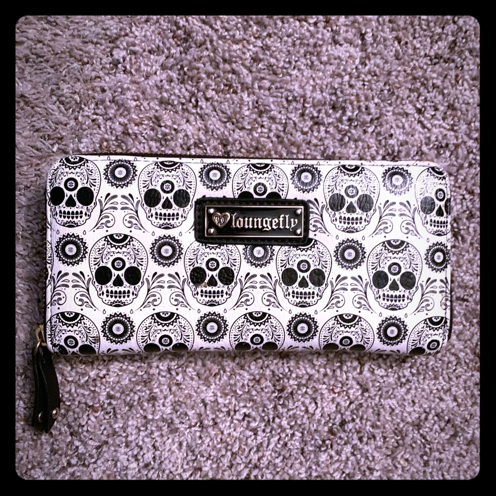 Loungefly wallet